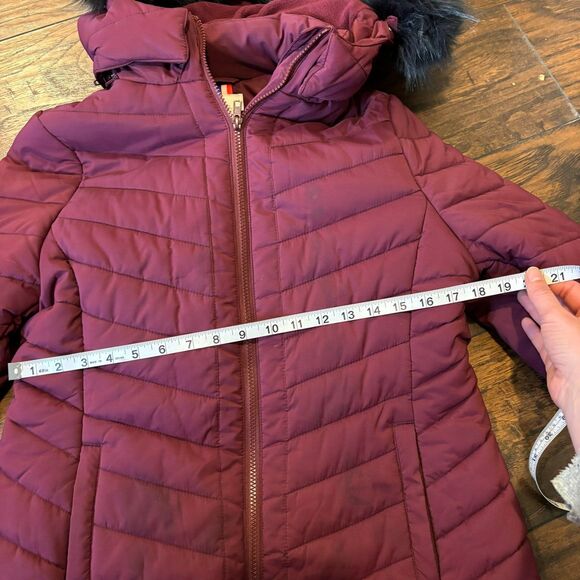 Boden size 8 Magenta Quilted Puffer Jacket with Faux Fur Trim on the Hood - Picture 10 of 12